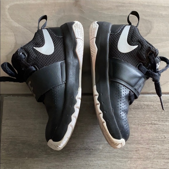 Little Boys Nike Hightop Basketball Shoes - Picture 3 of 9